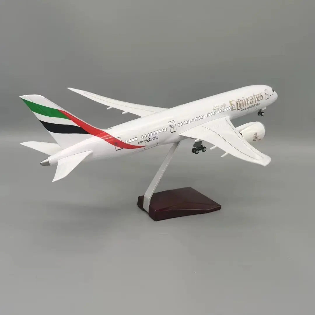 Boeing Emirates Airline B787 Aircraft Model