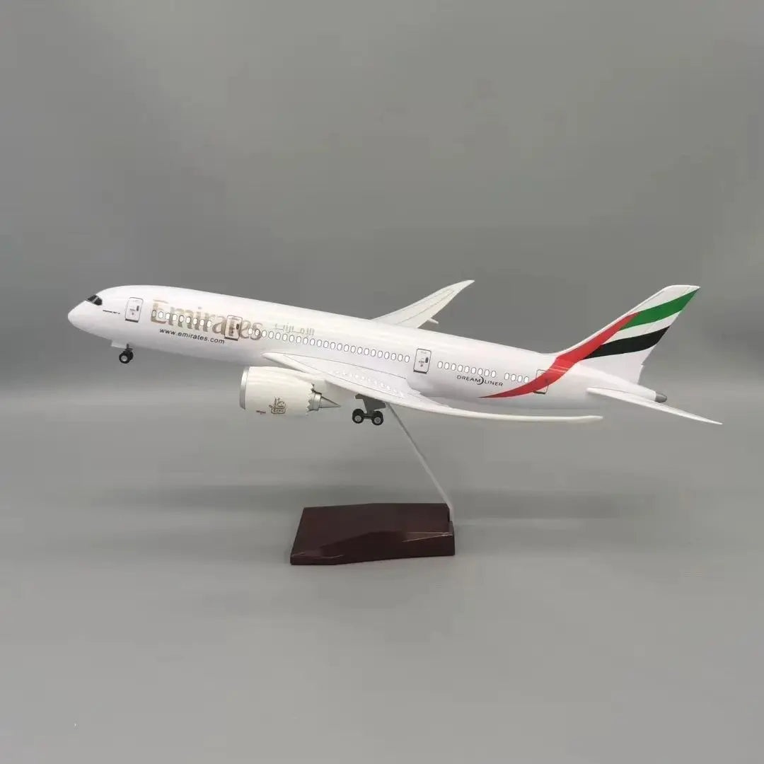 Boeing Emirates Airline B787 Aircraft Model