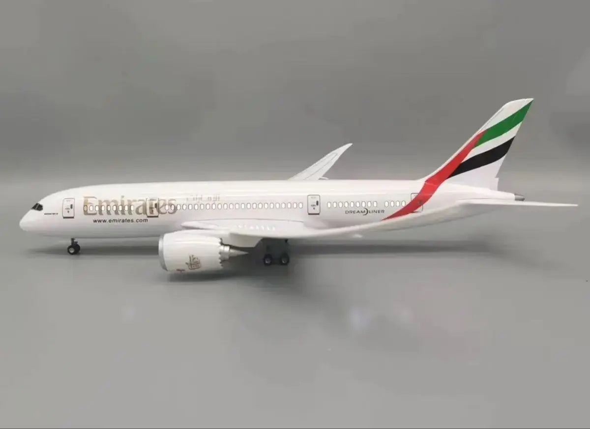 Boeing Emirates Airline B787 Aircraft Model