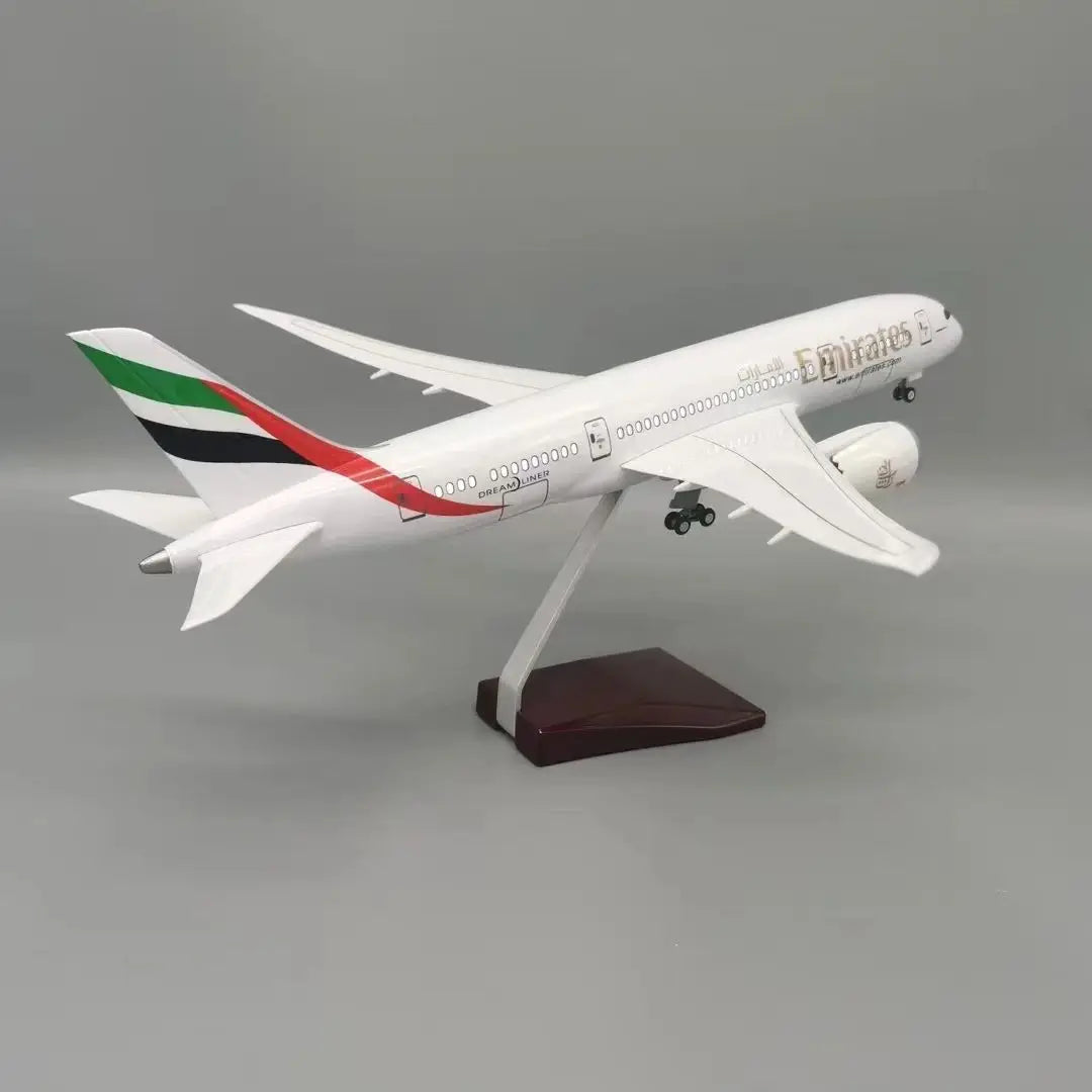 Boeing Emirates Airline B787 Aircraft Model