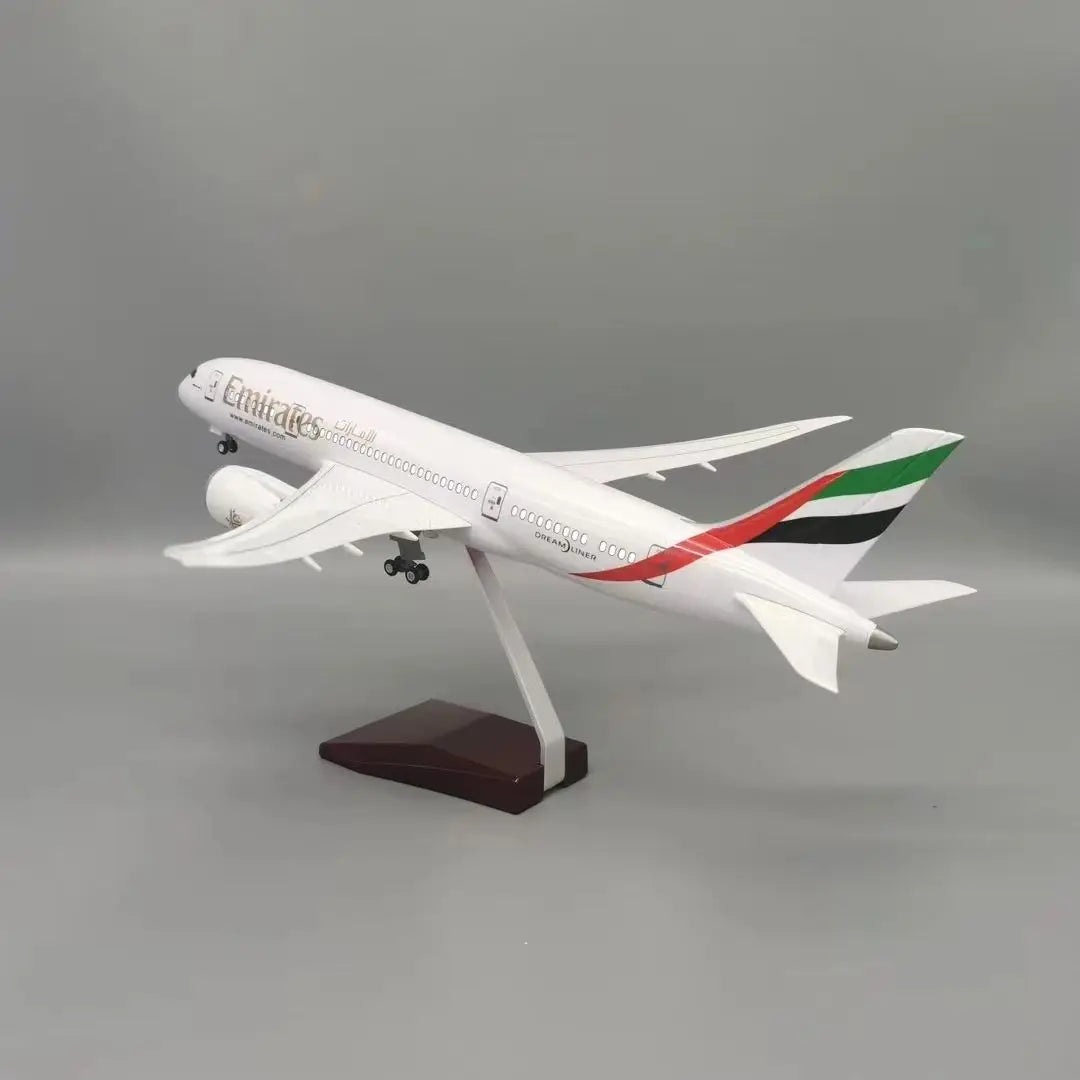 Boeing Emirates Airline B787 Aircraft Model